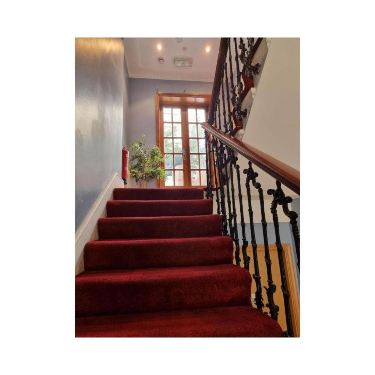 Fb1-Spacious Basement Studio Flat Fits 2- Near Hyde Park London Rum bild